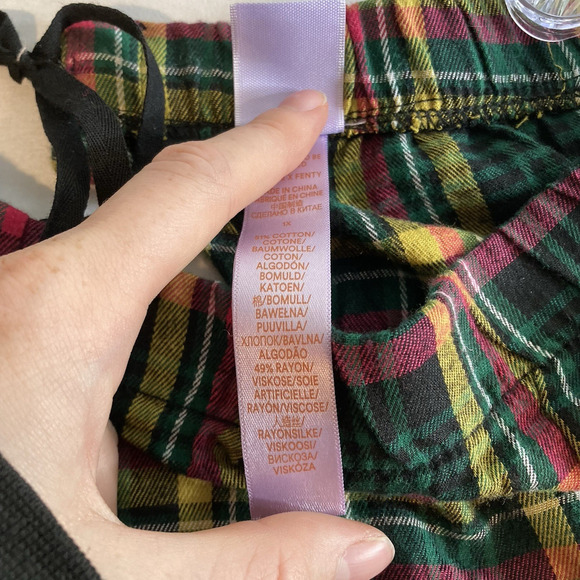 Savage‎ x Fenty Womens Two Piece Plaid Pajamas Set Size 1X Cropped Top Edgy Comf - Picture 15 of 16